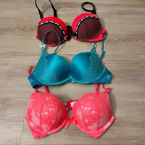 Bundle/Lot of 3 Size 32A Very Sexy & Bombshell Victoria’s Secret Push Up Bras